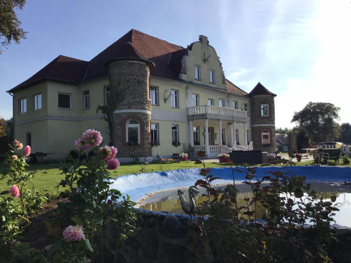 Отель Gutshaus Darsikow Экстерьер фото