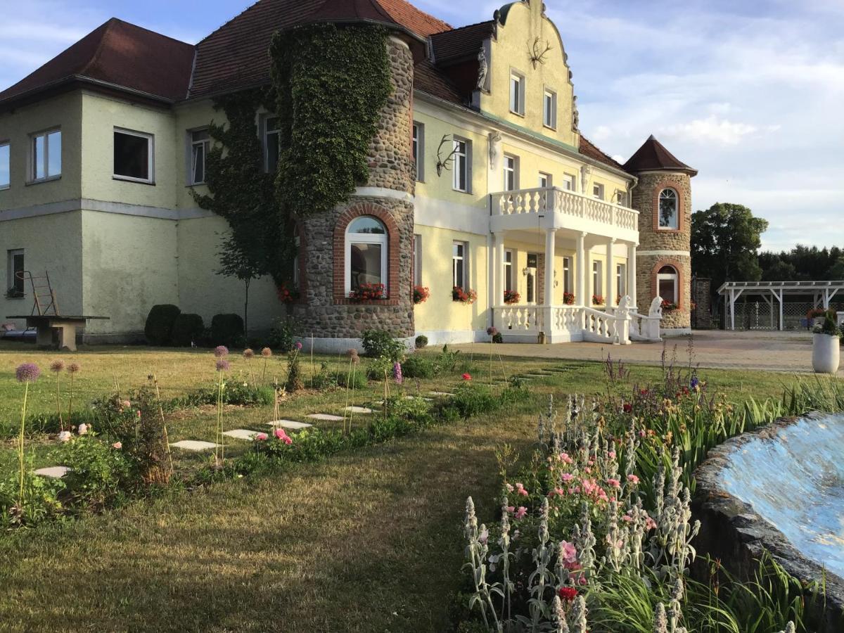 Отель Gutshaus Darsikow Экстерьер фото