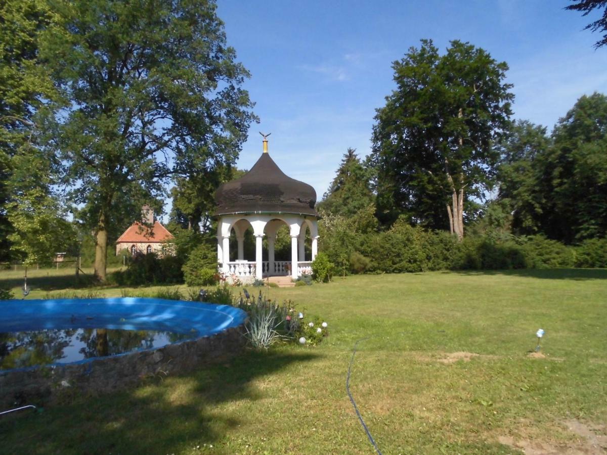 Отель Gutshaus Darsikow Экстерьер фото